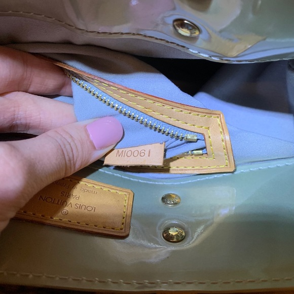 Louis Vuitton Handbag - Picture 3 of 8